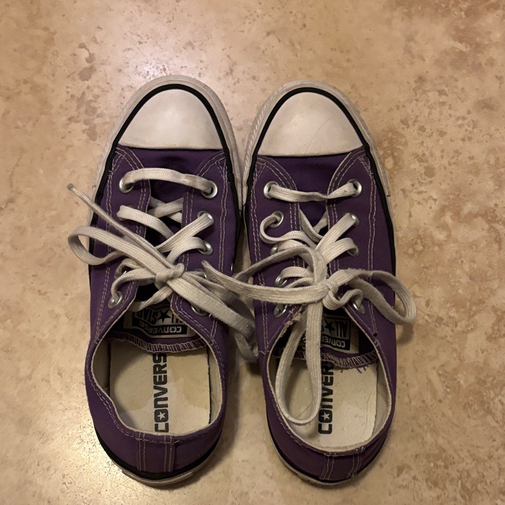 Converse  Sneakers in Purple and White